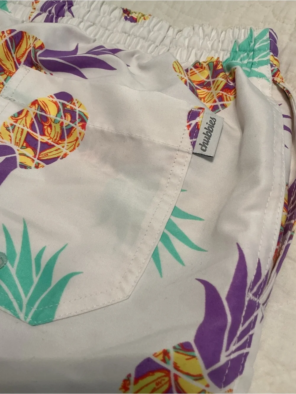 chubbies White Pineapple Print Men’s M Swim Trunks